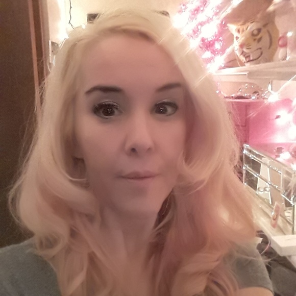 Meet your Posher, Carmen - Picture 1 of 1